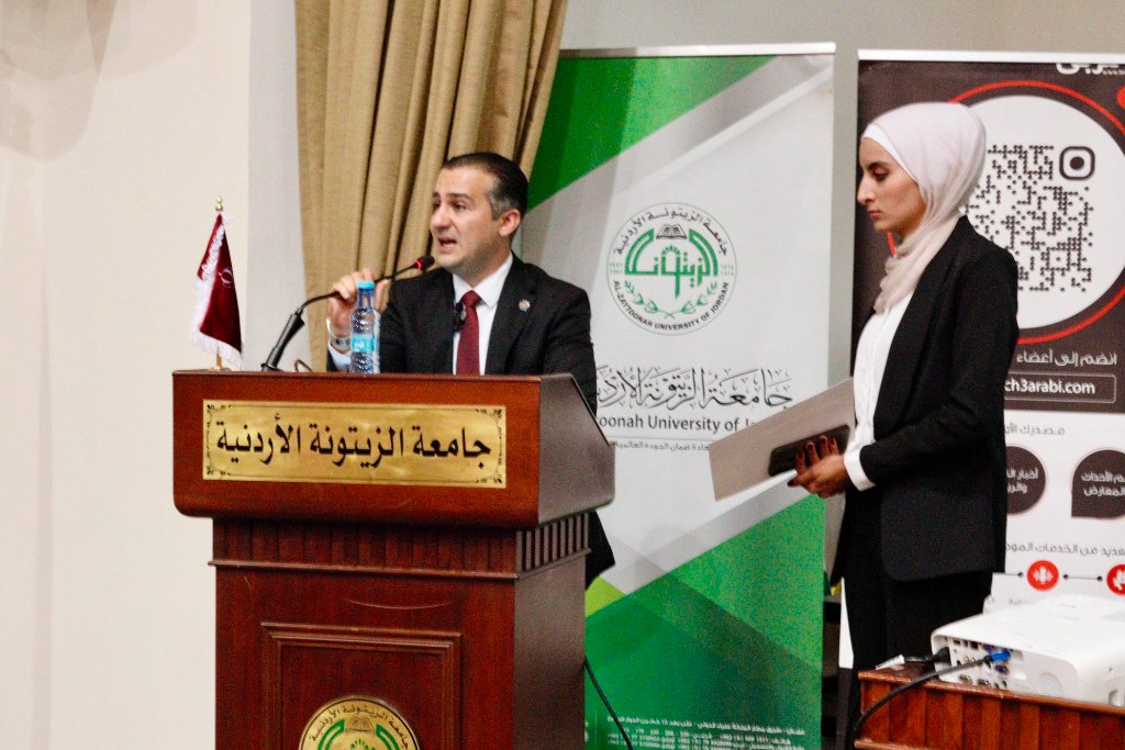 Dr. Belal AlWadi delivering a lecture on entrepreneurship at Al-Zaytoonah University