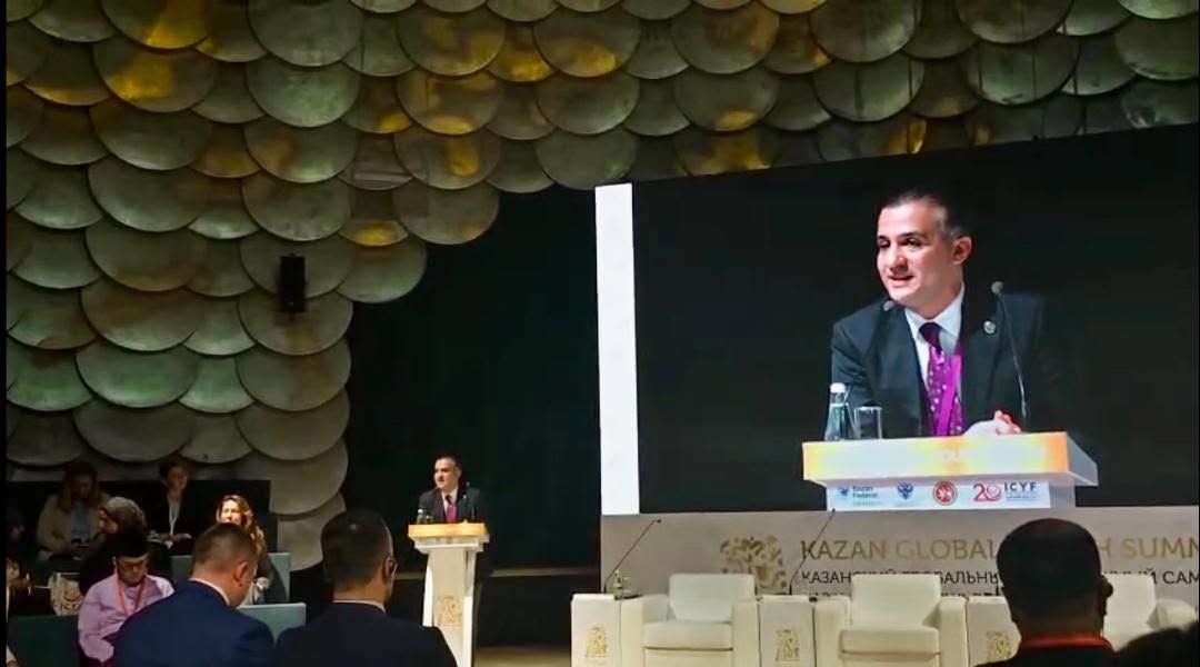 Dr. Belal AlWadi delivering a keynote at the Kazan Global Youth Summit 2024