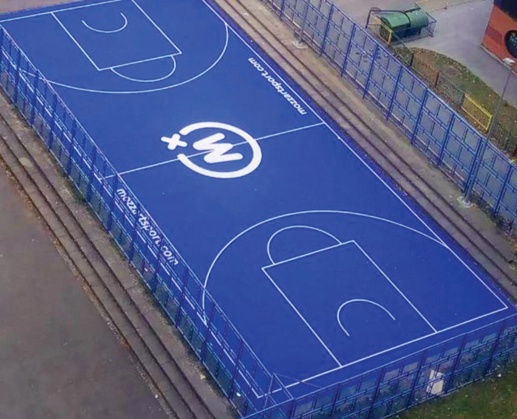 Venkovní sportoviště z plastových dlaždic