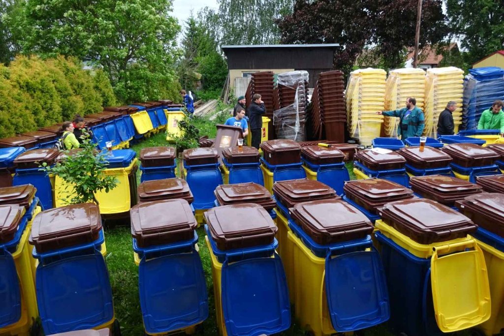 Projekt Malá Haná — distribuce 30 000 nádob na místě