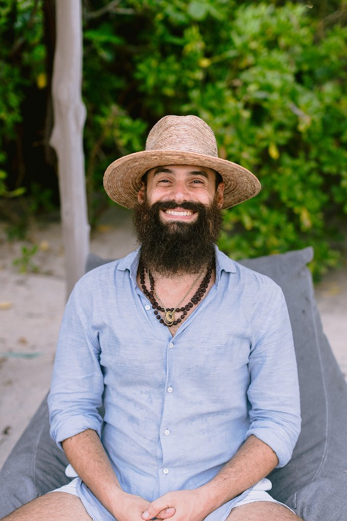 Emanuele Righes, meditation teacher, hypnotherapist and breathwork facilitator offering guided meditation and nervous system regulation in Tulum