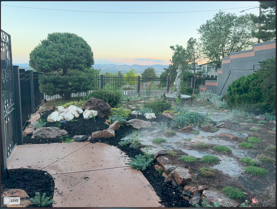 OUTDOOR LIVING