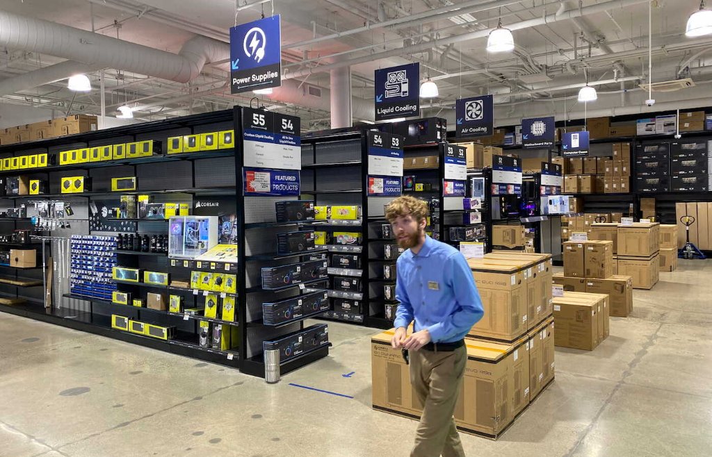 Micro Center retail floor