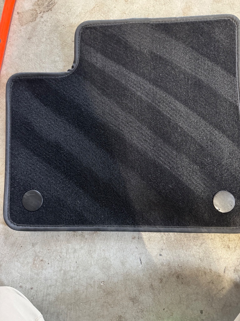 Spotless floor mat