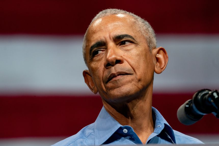 Obama Criticizes Trump’s Media Ban and Calls Press Freedom a Foundational Issue