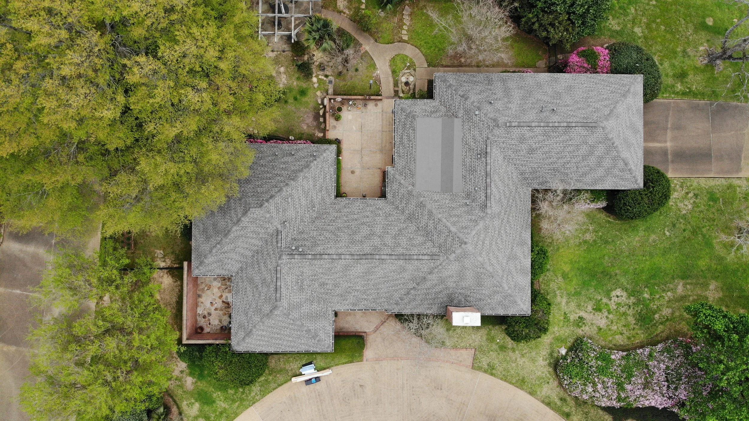 Storm damage to a roof in Central Mississippi
