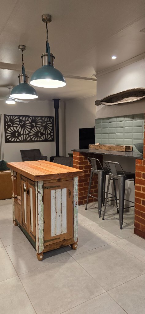 Kitchen Island & Storage
