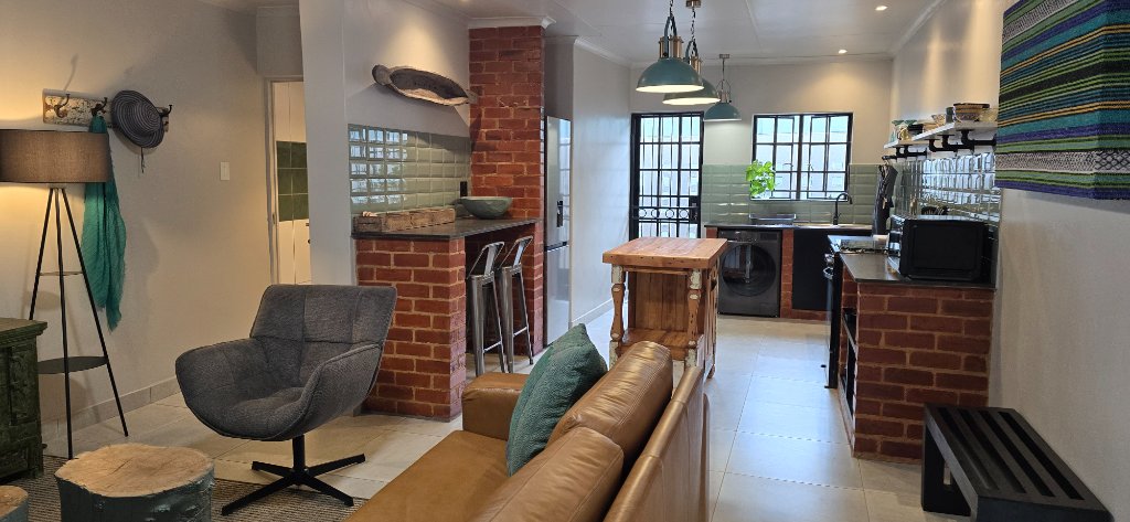 Open-Plan Living, Dining & Kitchen