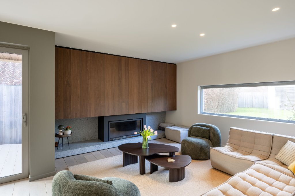 Mollis Lounge Chair
