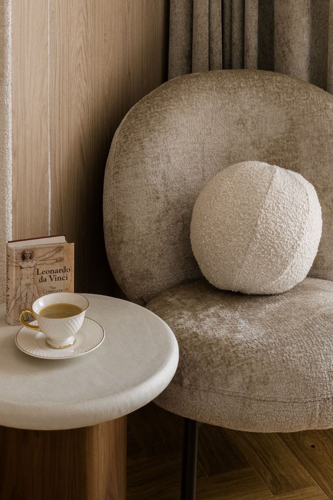 Juvo Lounge Chair