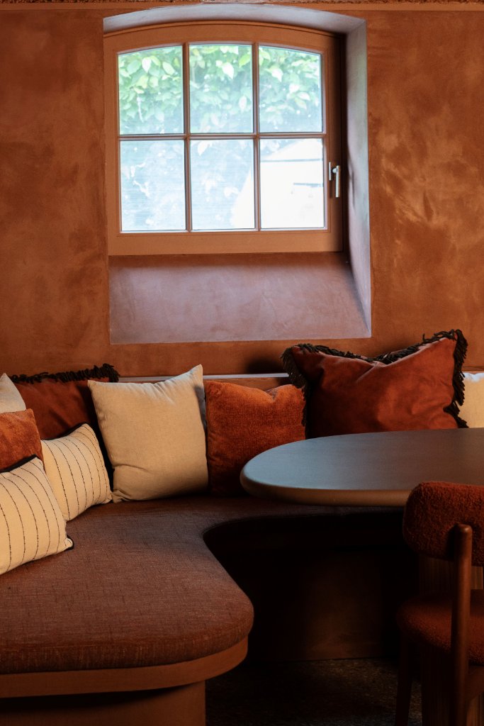 Mollis Sofa