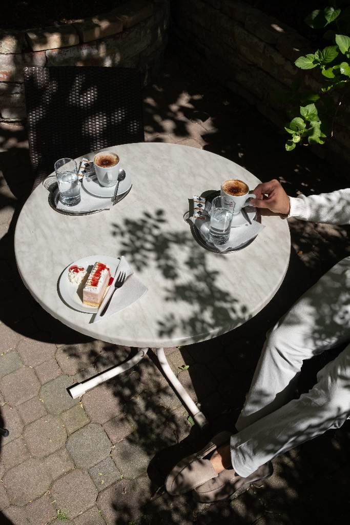 Kaffee und Kuchen von oben