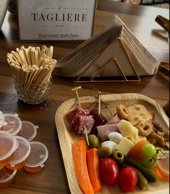 Tagliere al Volo grazing plate with the event sign