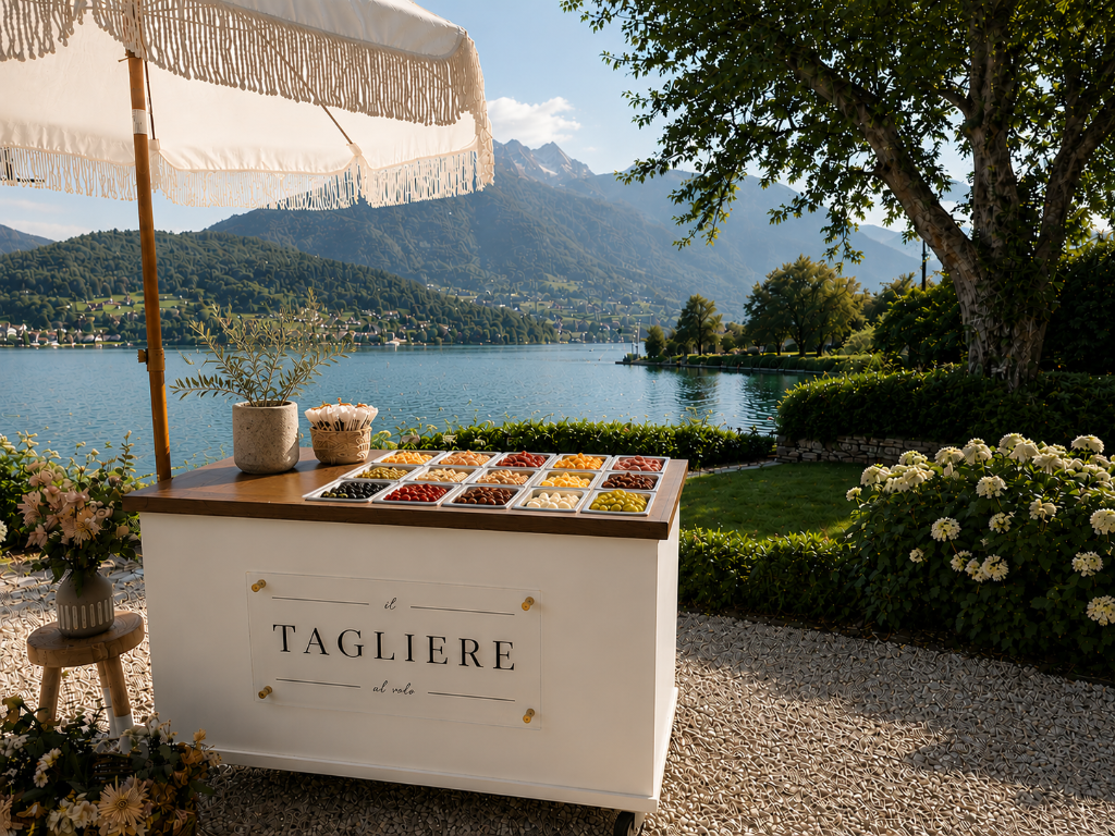 Tagliere al Volo cart by the lake