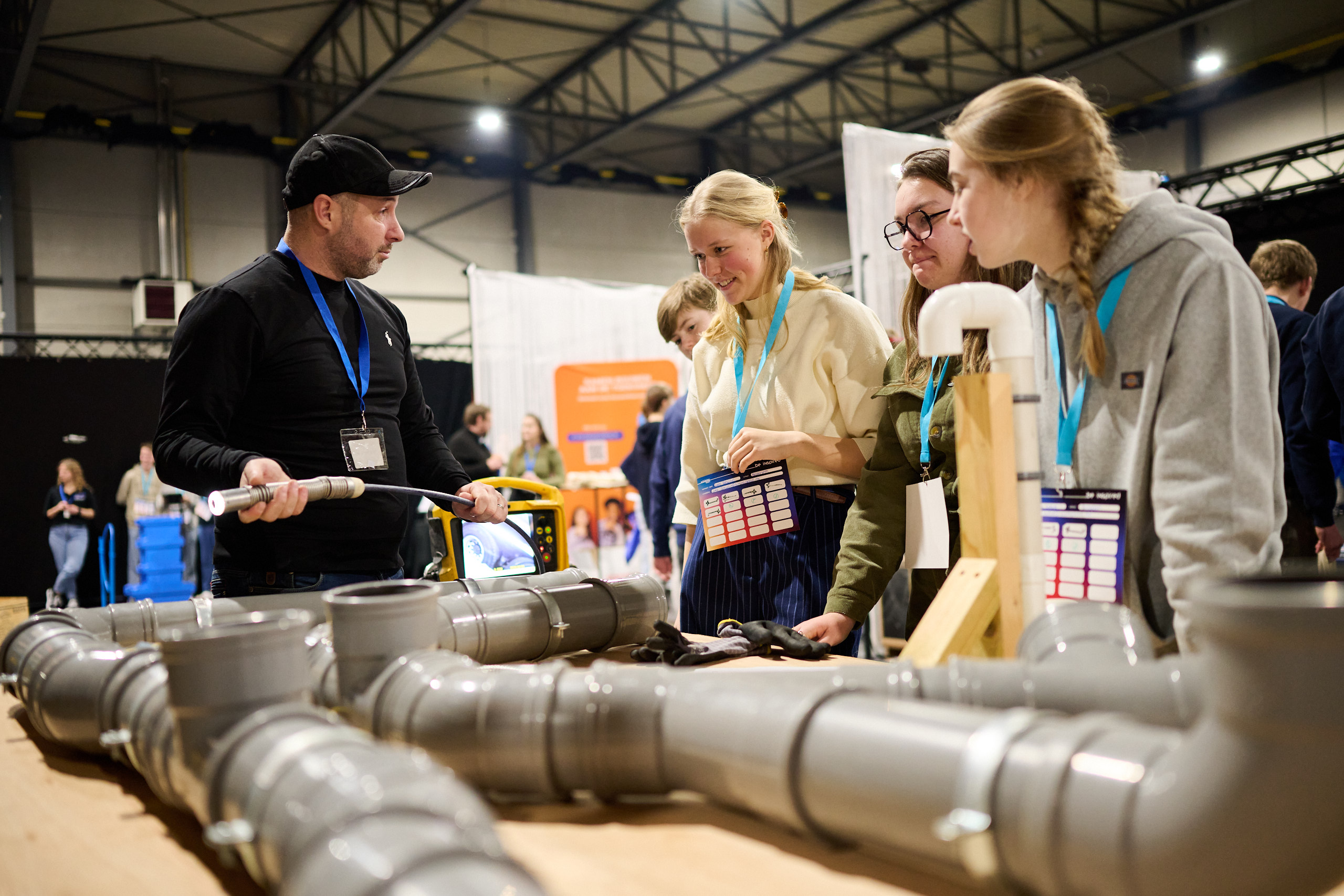 TechnoBoost · handen aan het werk