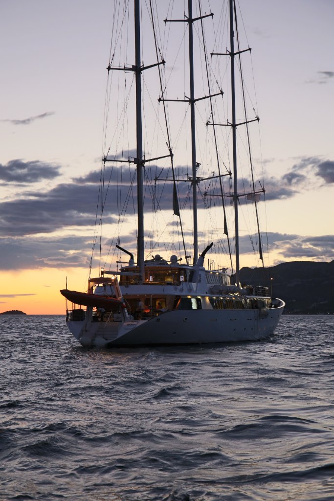 Voilier au Coucher de Soleil — Croatie