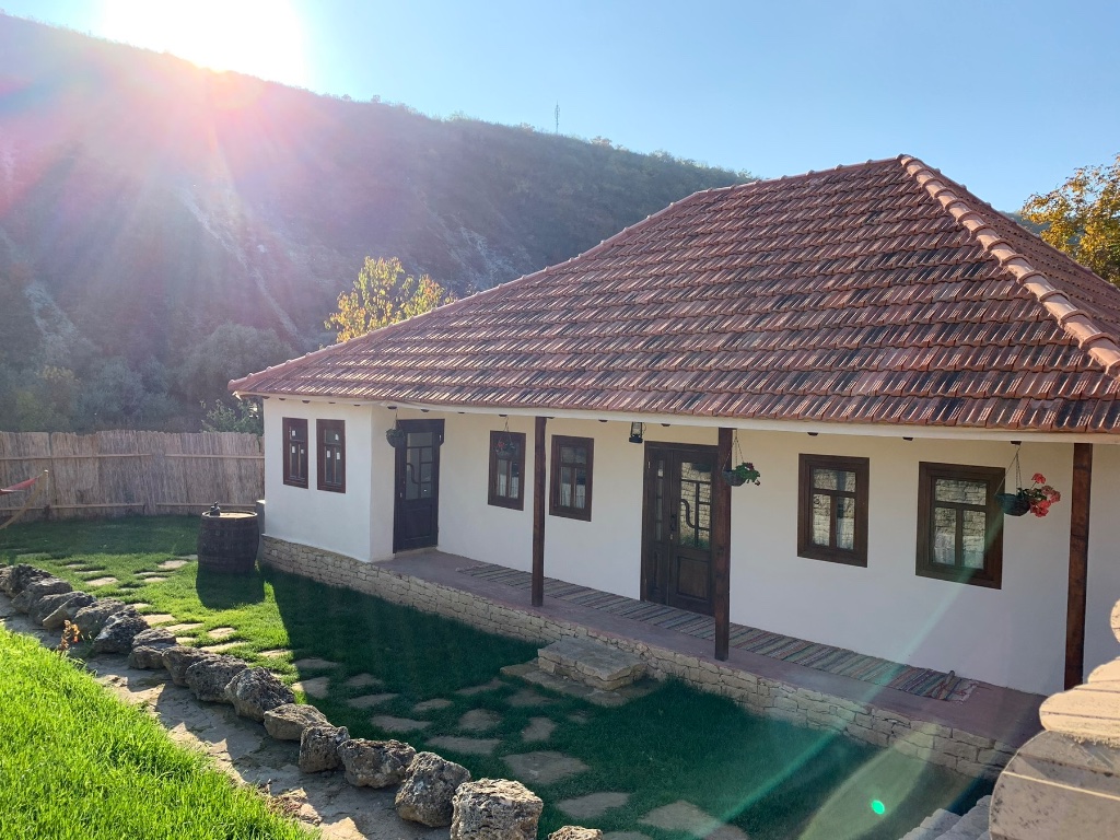 Odihnă pe malul Răutului