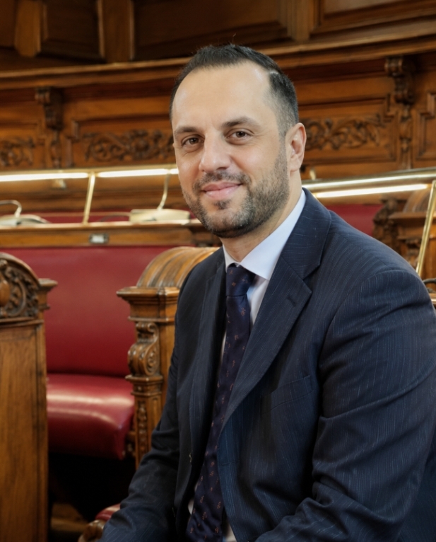 Luca Baldelli, Language Quality Specialist