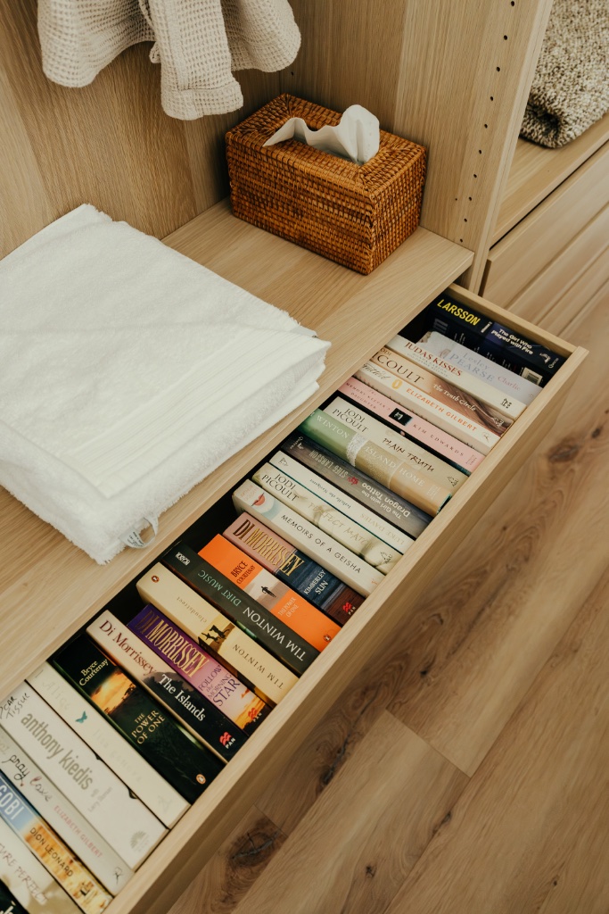 Bookshelf & towels