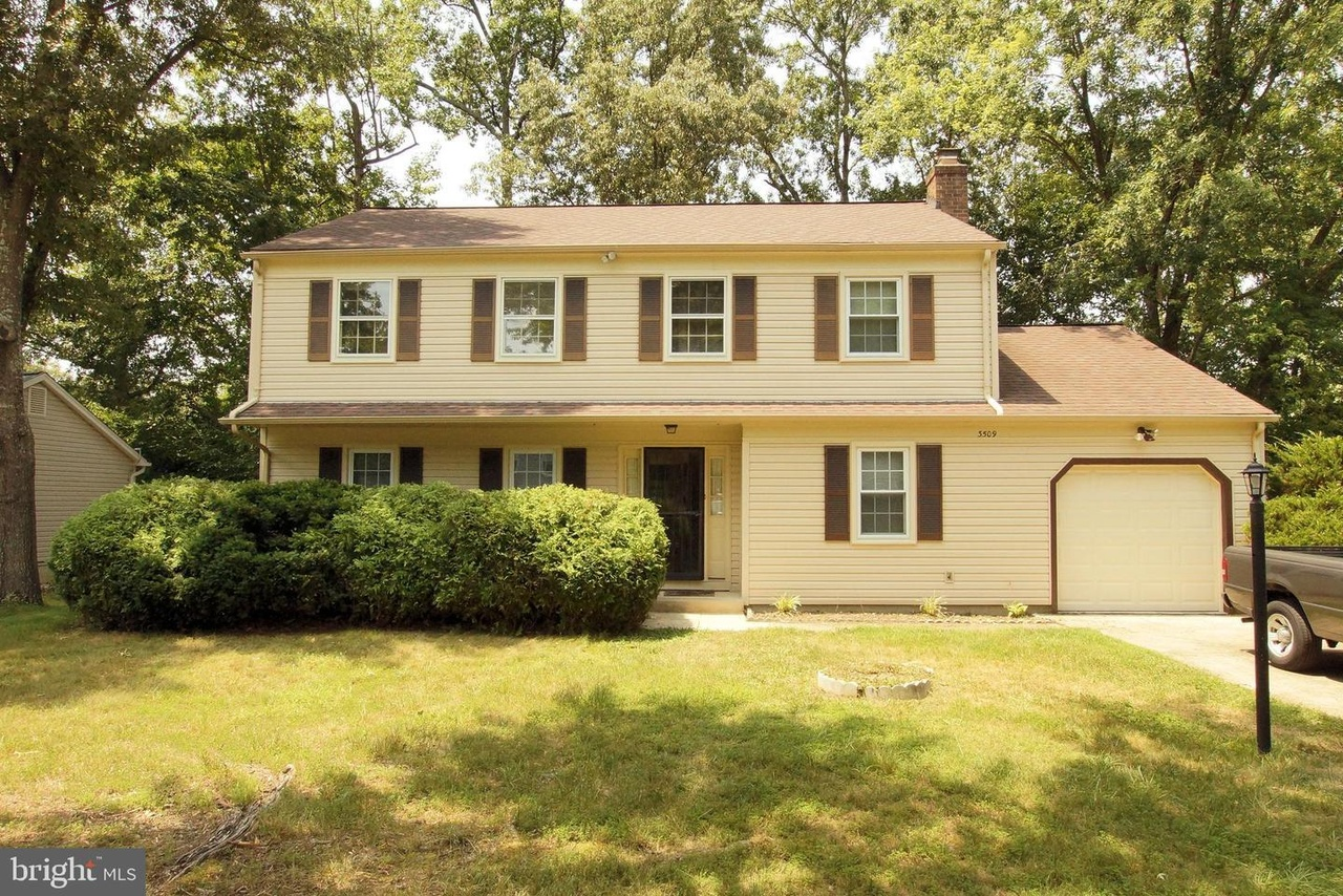 3509 Smoke Tree Ct
