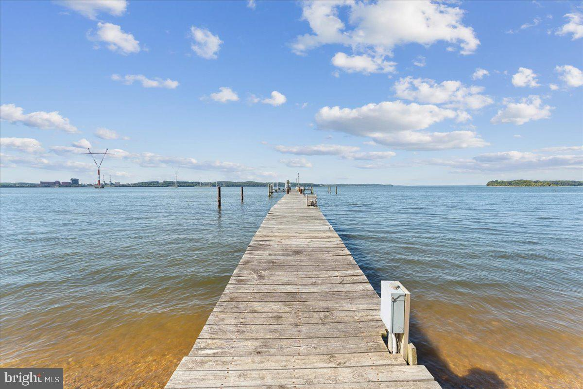 1555 Ben Doane Rd — The 250-Foot Dock
