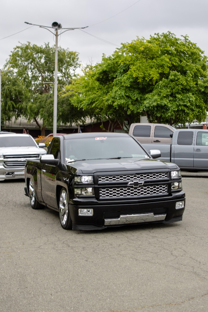 Black Single Cab — automotive photography