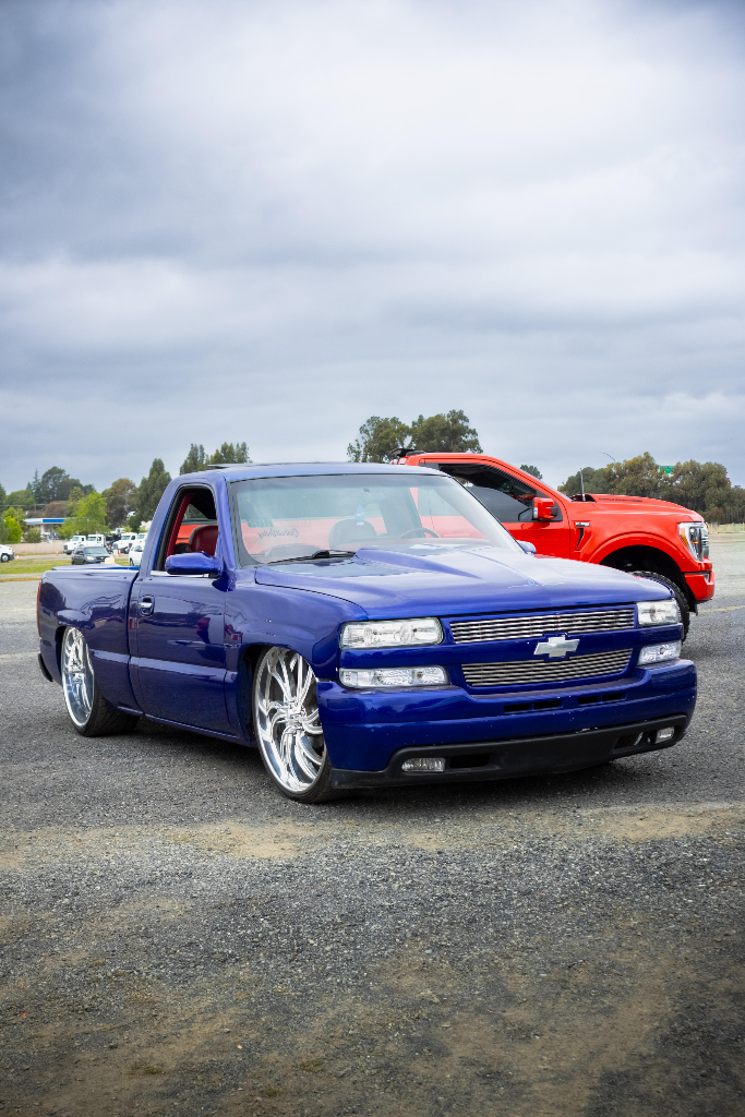 Bubbleye Chevy Blue — automotive photography