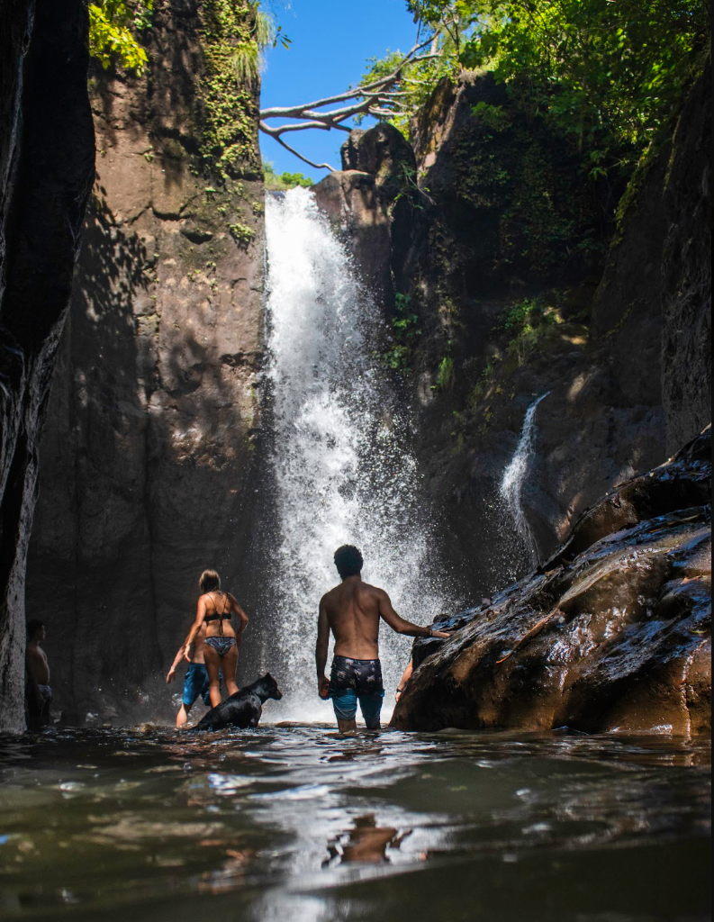 Tamanique — Abenteuer im Pool