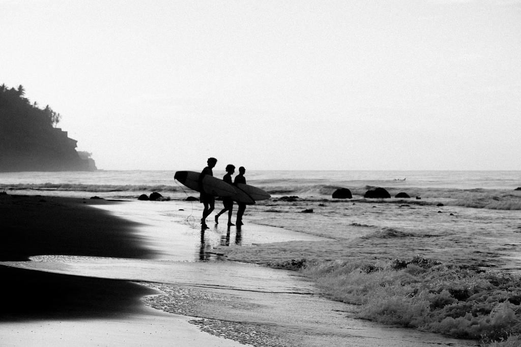 El Zonte — Surfer Silhouetten
