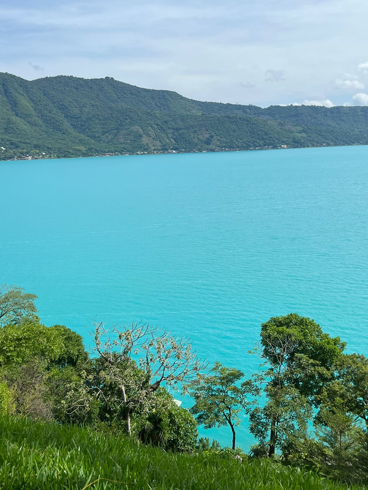 Coatepeque — Turquoise Expanse
