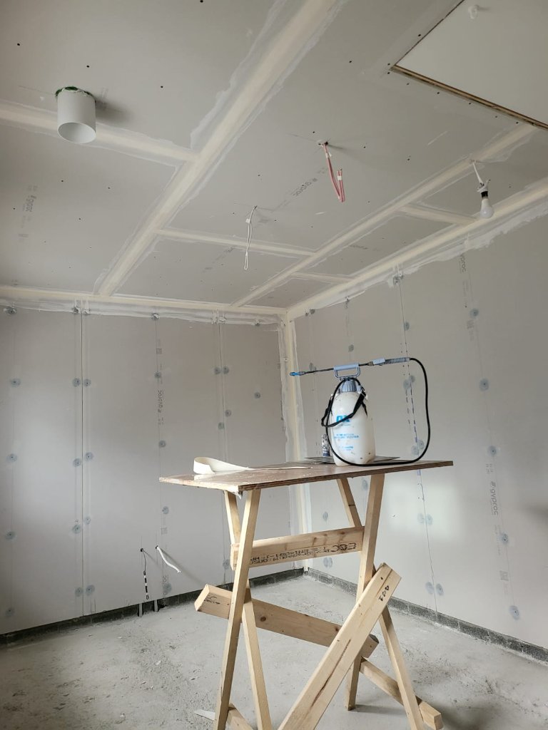 Skim Coat, Ceiling Detail