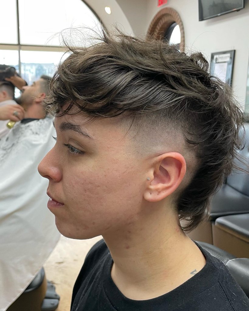 Women's shaggy undercut
