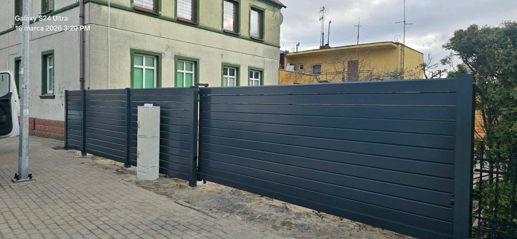 Rolka prowadząca do bramy – szczegół Bramy Bilski