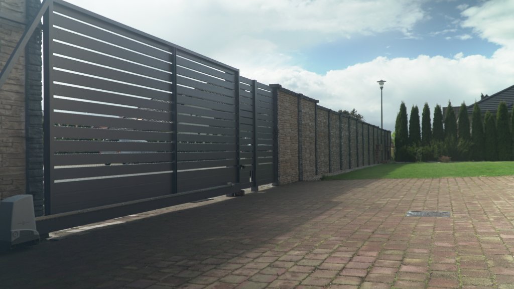 Brama przesuwna aluminiowa z napędem – Bramy Bilski Słupsk