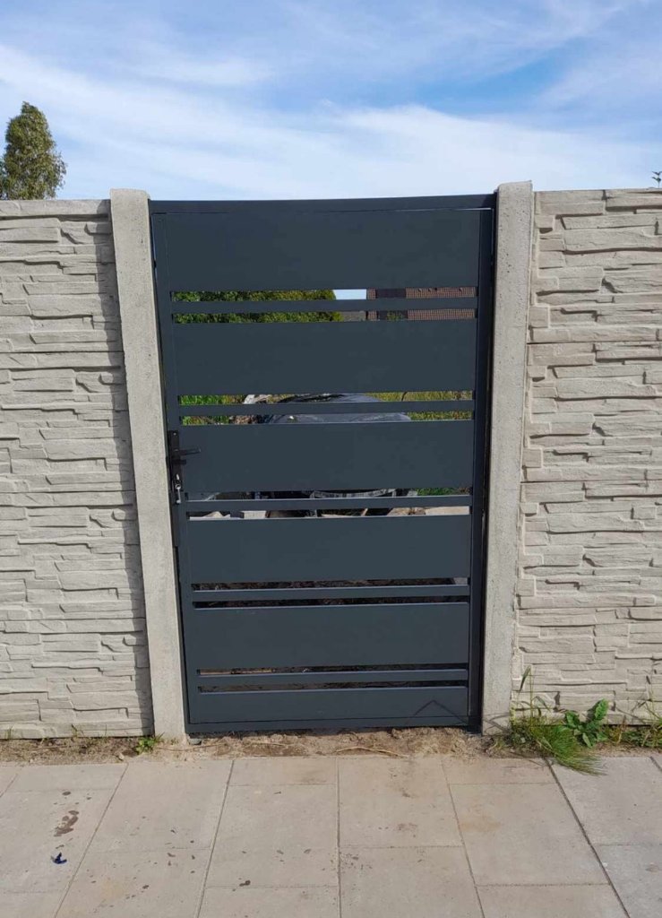 Zawiasa do bramy aluminiowej – szczegół montażu Bramy Bilski