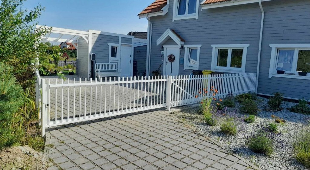 Furtka aluminiowa z wideodomofonem – Bramy Bilski Gdańsk