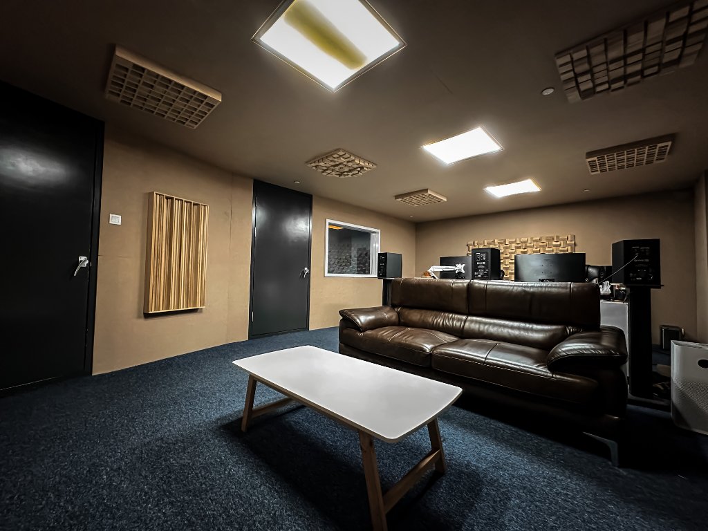 Studio 11