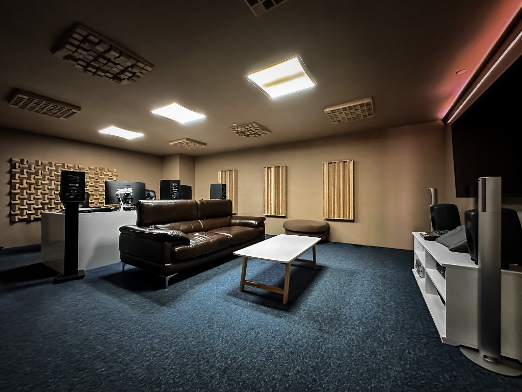 Studio 10
