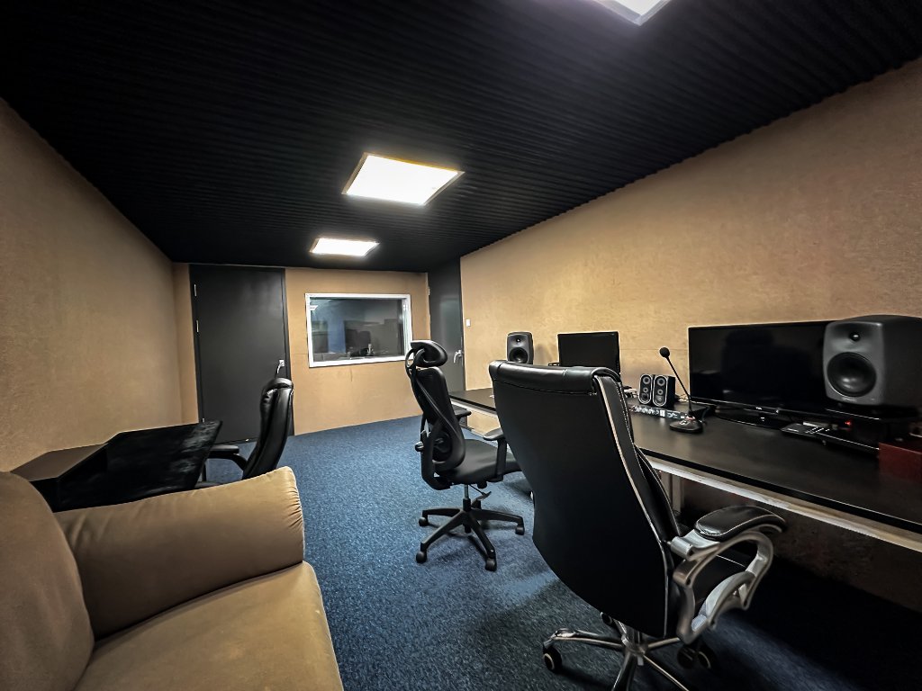 Studio 13