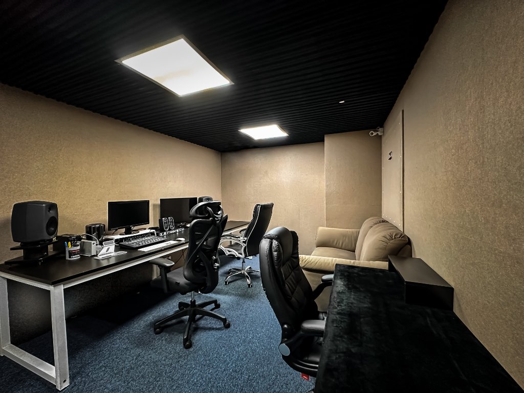 Studio 12