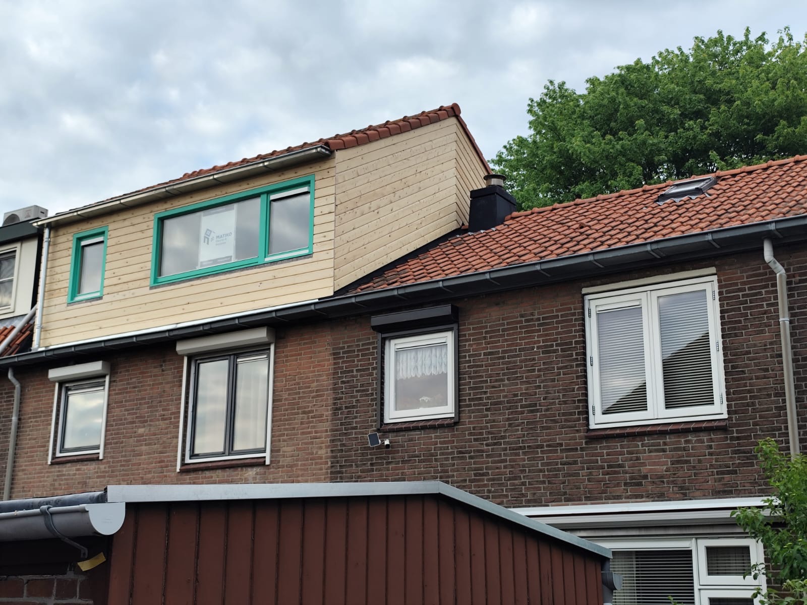 Dakopbouw met nieuwe zolderverdieping en badkamer — signature case YMD Bouw
