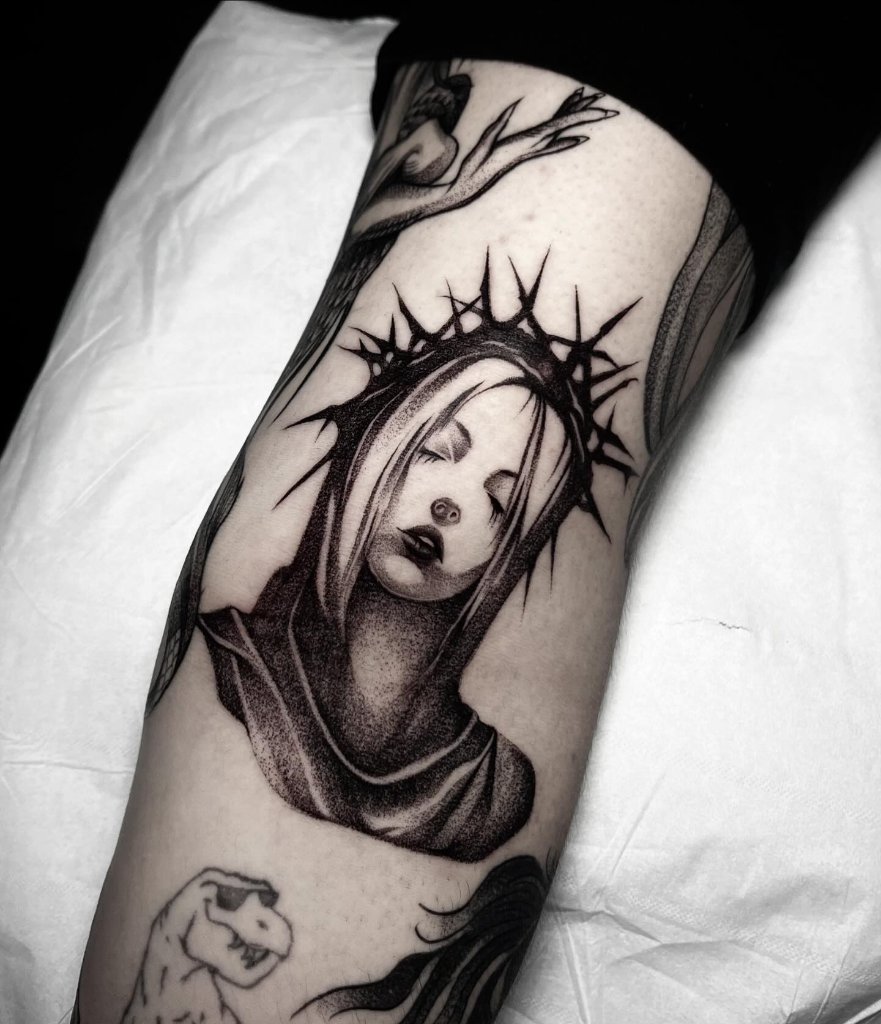 Virgen con corona de espinas