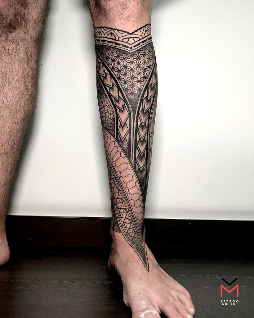 Pierna tribal geométrica