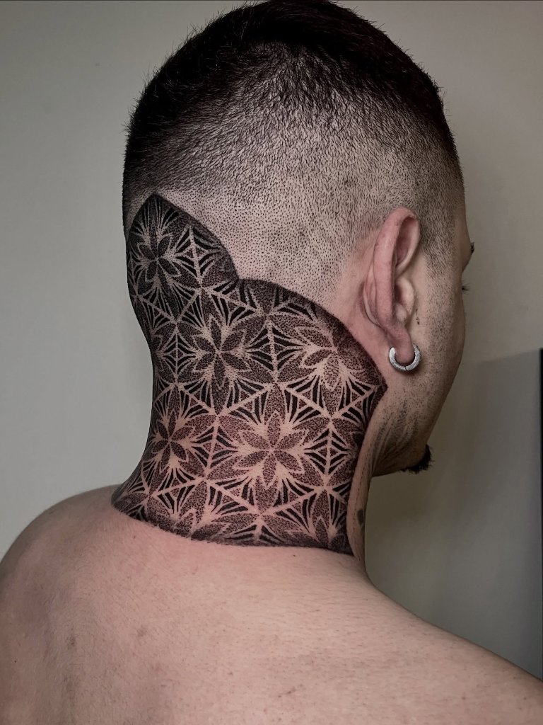 Cuello en puntillismo