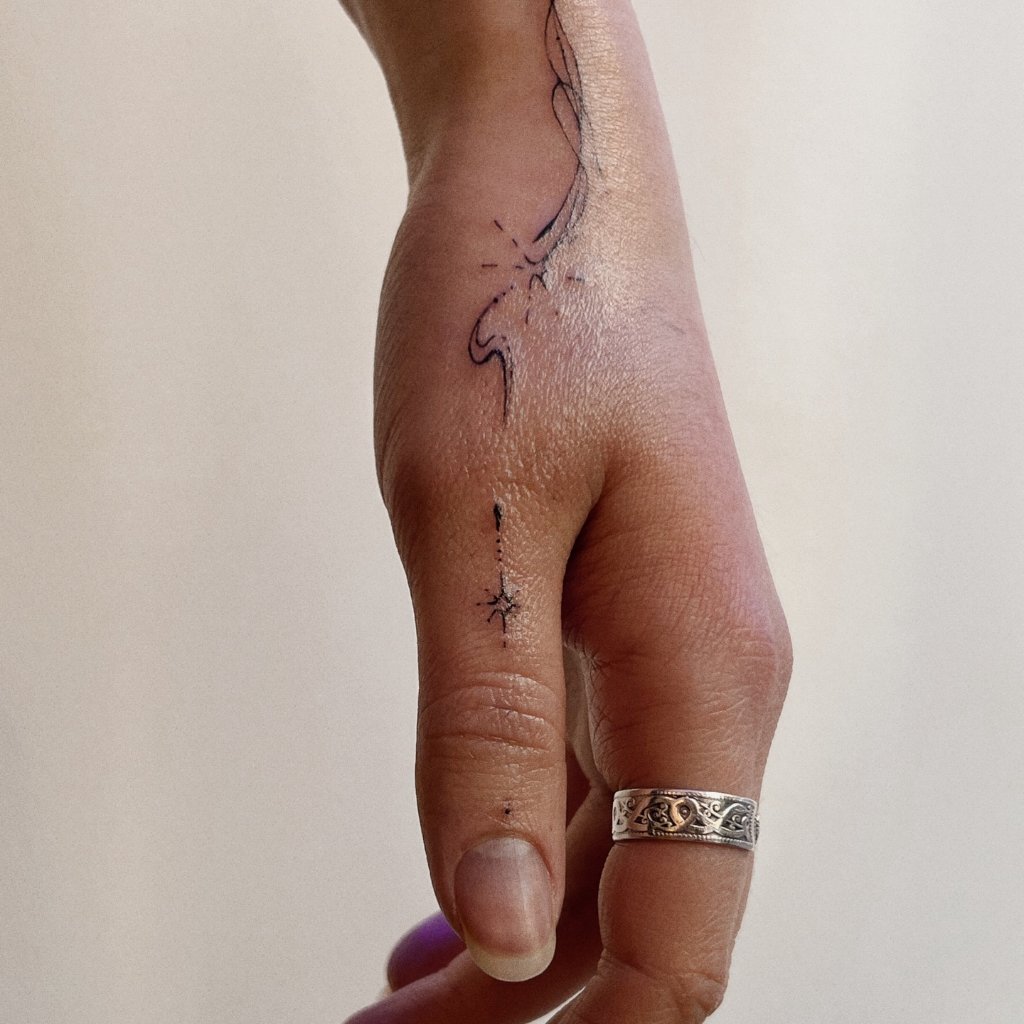 Fine Line Hand — Jeanne Mathild