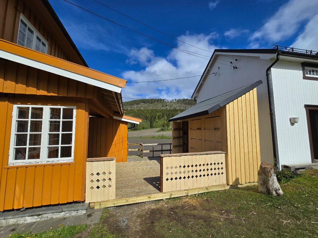 Custom Deck, Storage Shed & Lattice Fence — Norway Build