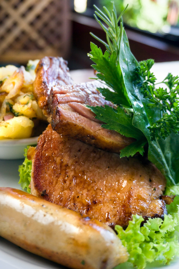 Plato típico alemán con salchichas