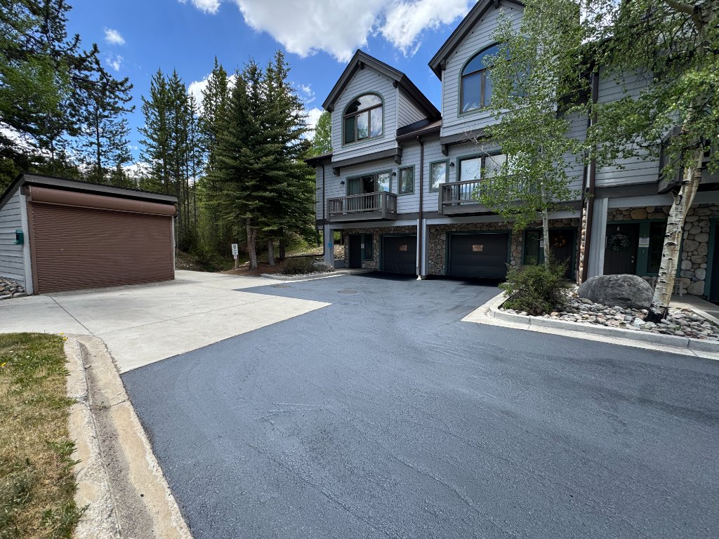 Mountaineer — Sealcoat — photo 1