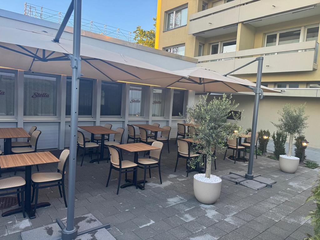 Hintere Terrasse Stella Schriftzug