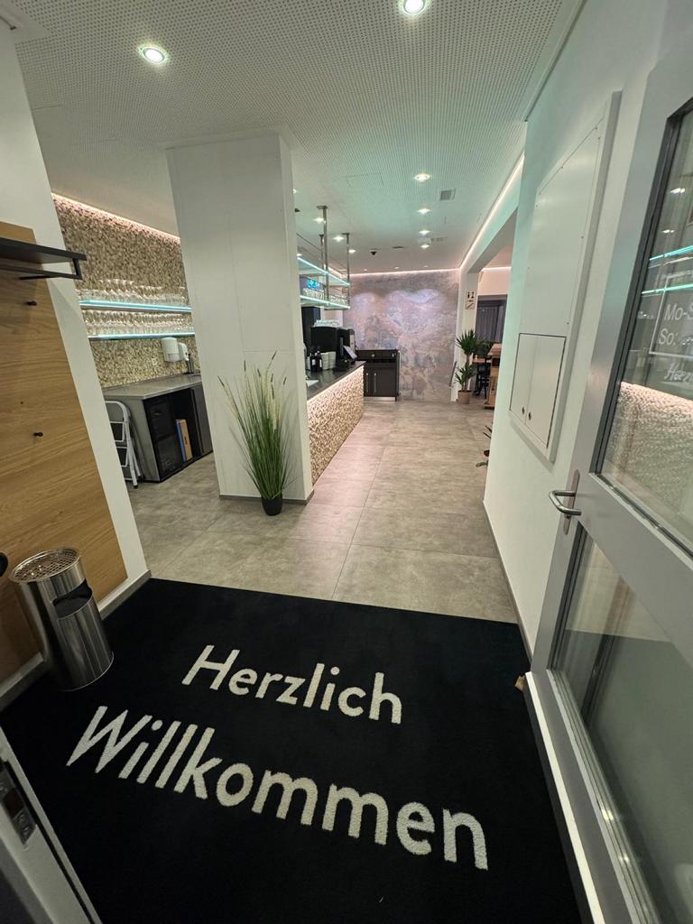 Eingang Herzlich Willkommen